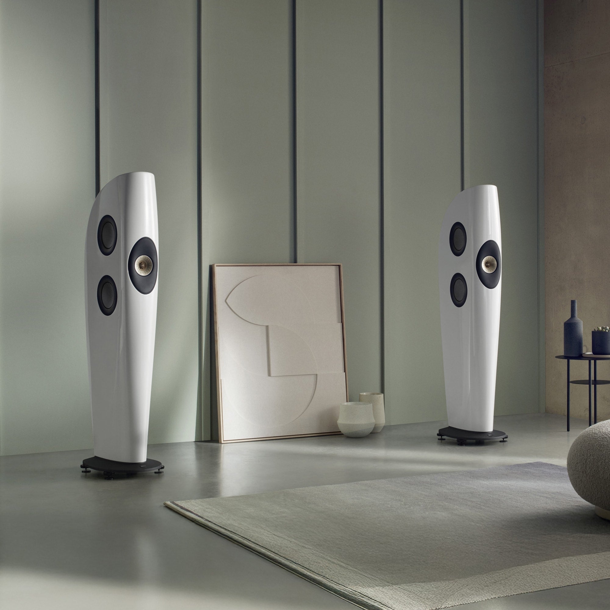 kef-blade-two-meta-diffusori-da-pavimento-a-4-vie-con-uni-q-meta-di-riferimento- image 3
